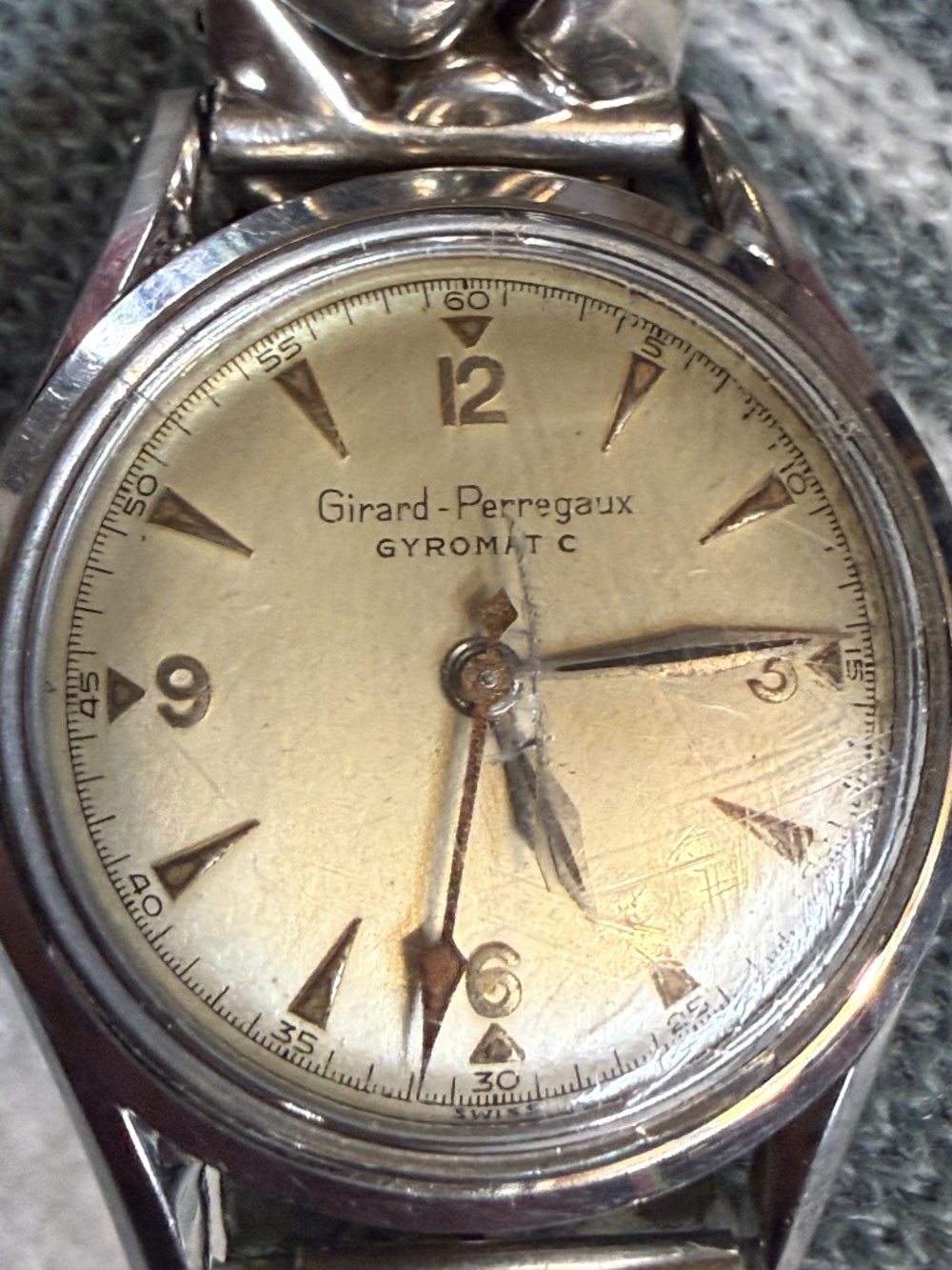 Girard-Perregaux Gyromatic Automatic 32mm Watch